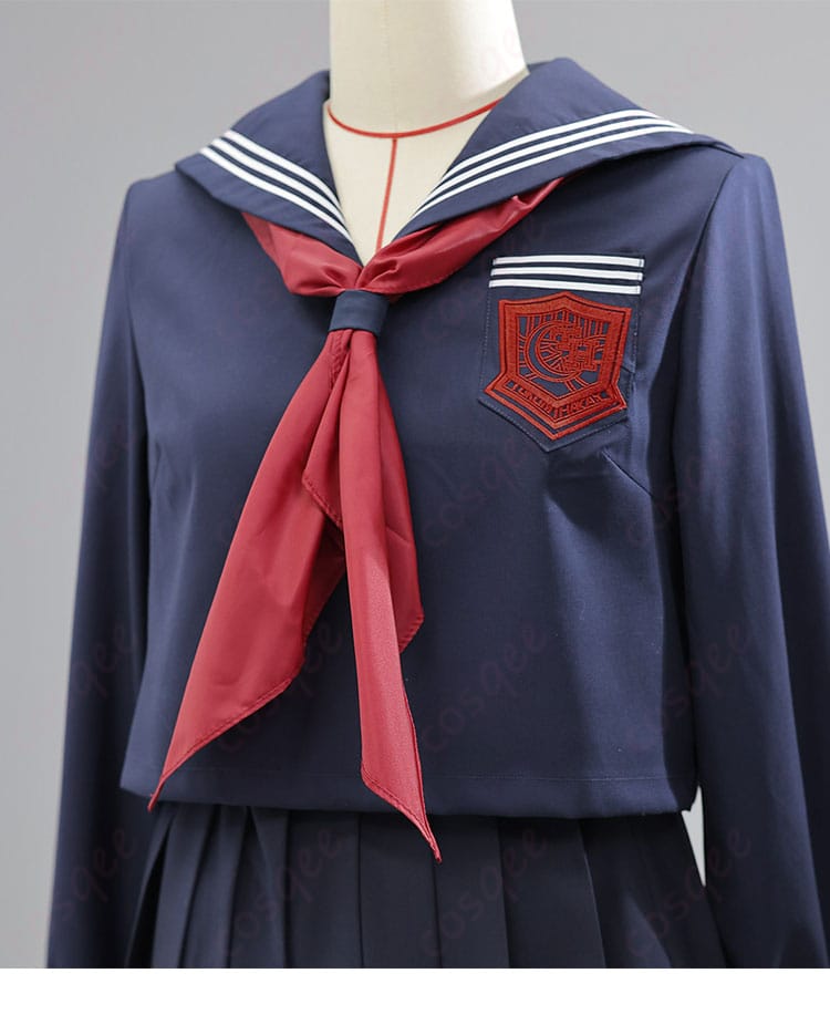 セーラー襟元とスカーフ結びのディテール(月の裏側の記憶)