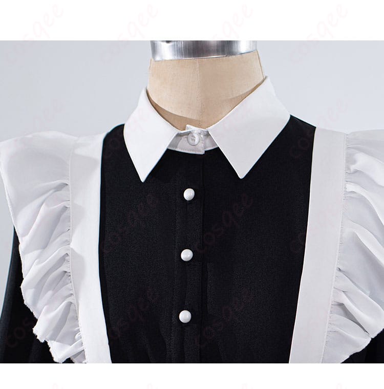 衣襟と胸元のリボン装飾ディテールを拡大した写真