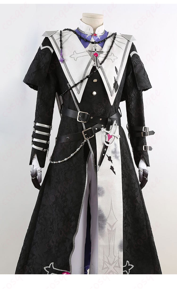 衣襟の装飾アップ。刺繍と縁取りの質感、発色を示すクローズアップ