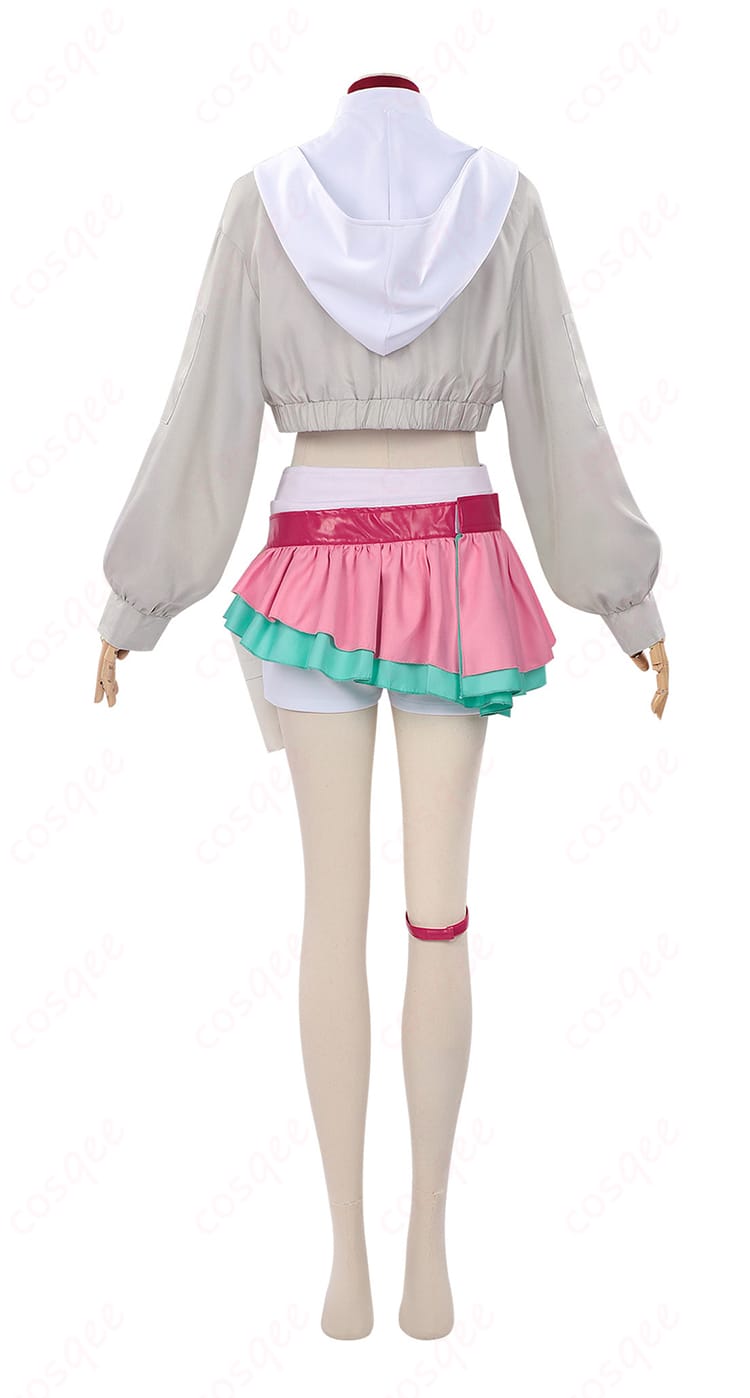 超かぐや姫! 綾紬芦花 コスプレ衣装の背面。コートの後ろ姿とウエストラインのシルエットが分かる画像。