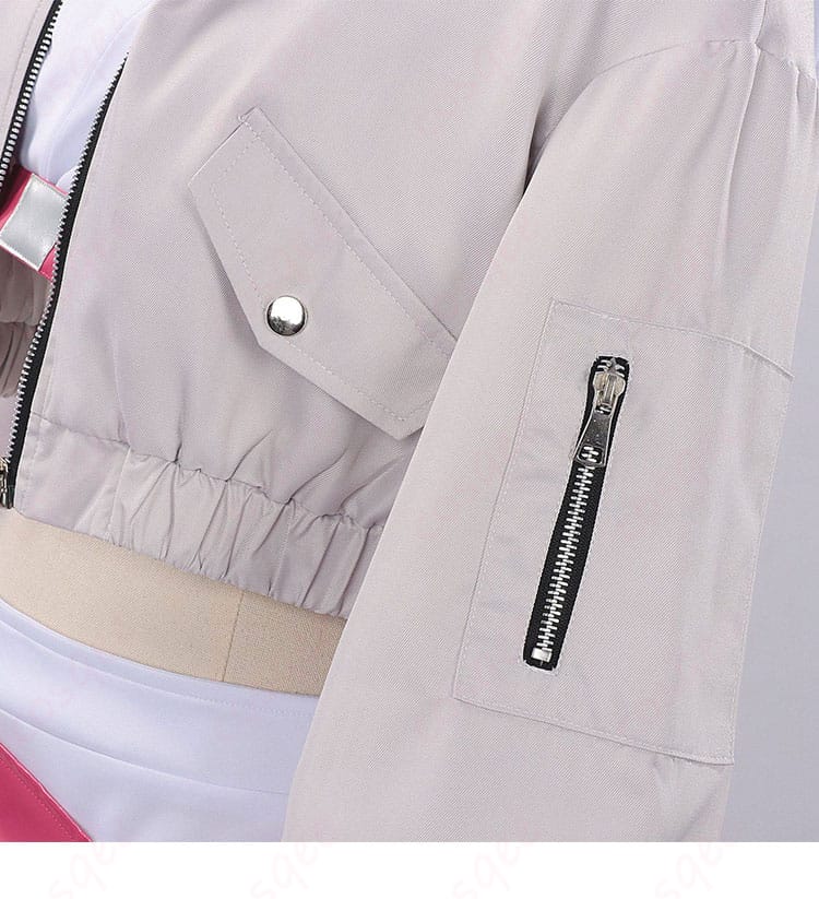 綾紬芦花 コスプレ衣装のコートポケット装飾ディテール。フラップと縫製の仕上がりが分かる。