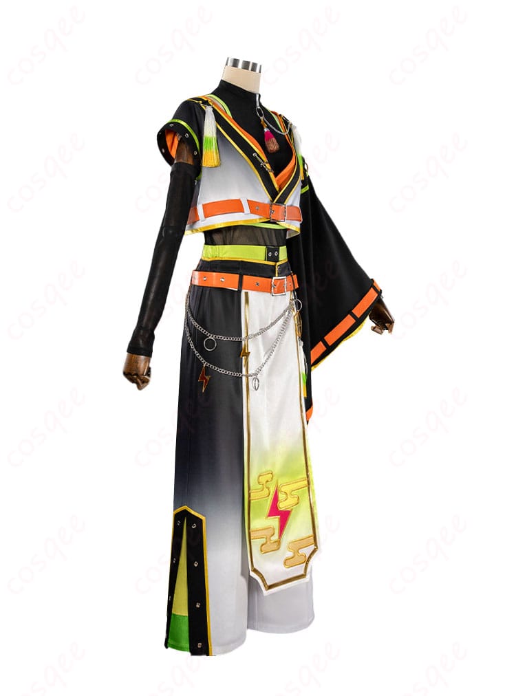 衣装右側面のライン取りと腰布・ベルトの配置ディテール