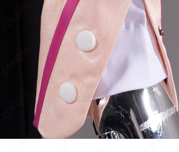 小豆沢こはね Confidence suit コスプレ衣装 ポージング例・サイド。都会的なVivid BAD SQUADの雰囲気