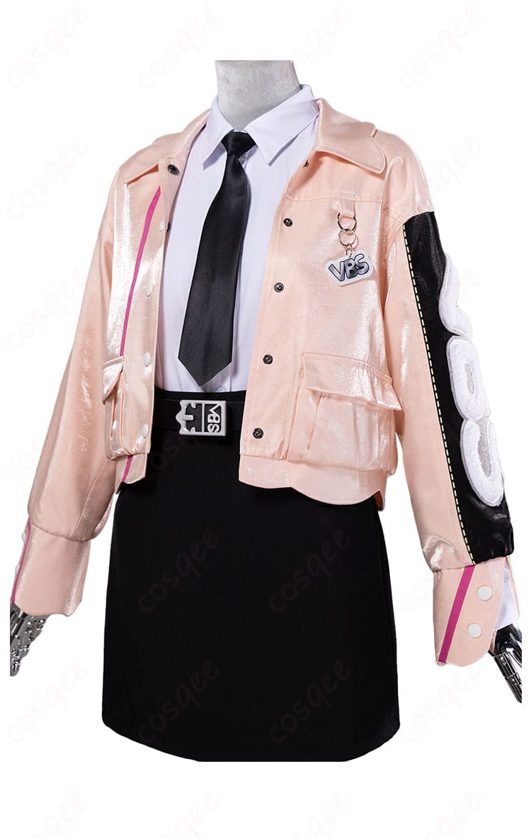 小豆沢こはね Confidence suit コスプレ衣装 斜め前。襟元からウエストのシルエットと光沢の映えを強調