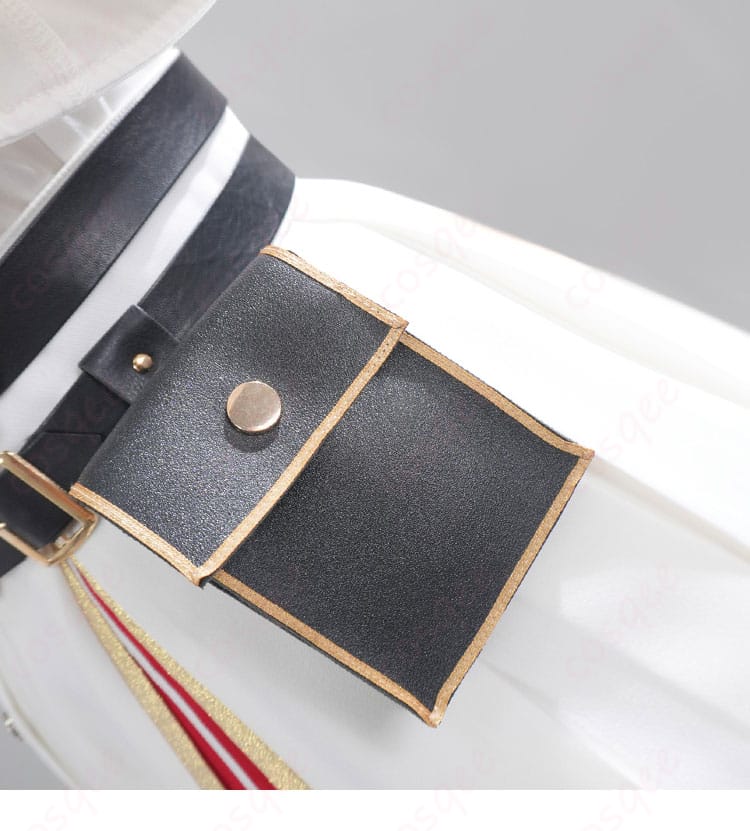 腰回り装飾のアップ(固定具と意匠の質感)