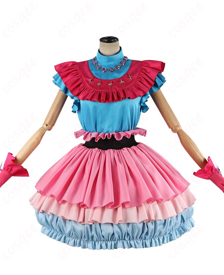 【推しの子】星野アイ 第3期 B小町ステージ衣装の背面カット。ウエストラインと裾の広がり、装飾配置がわかる画像