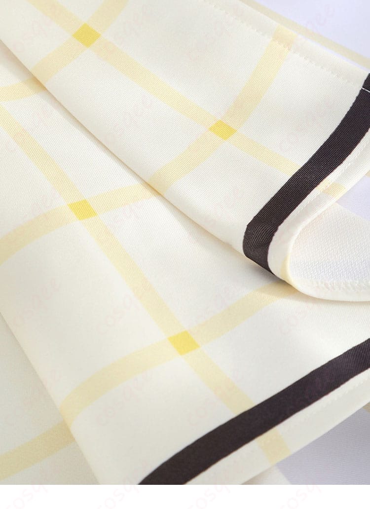 スカートのメッシュ風装飾パネルのディテール