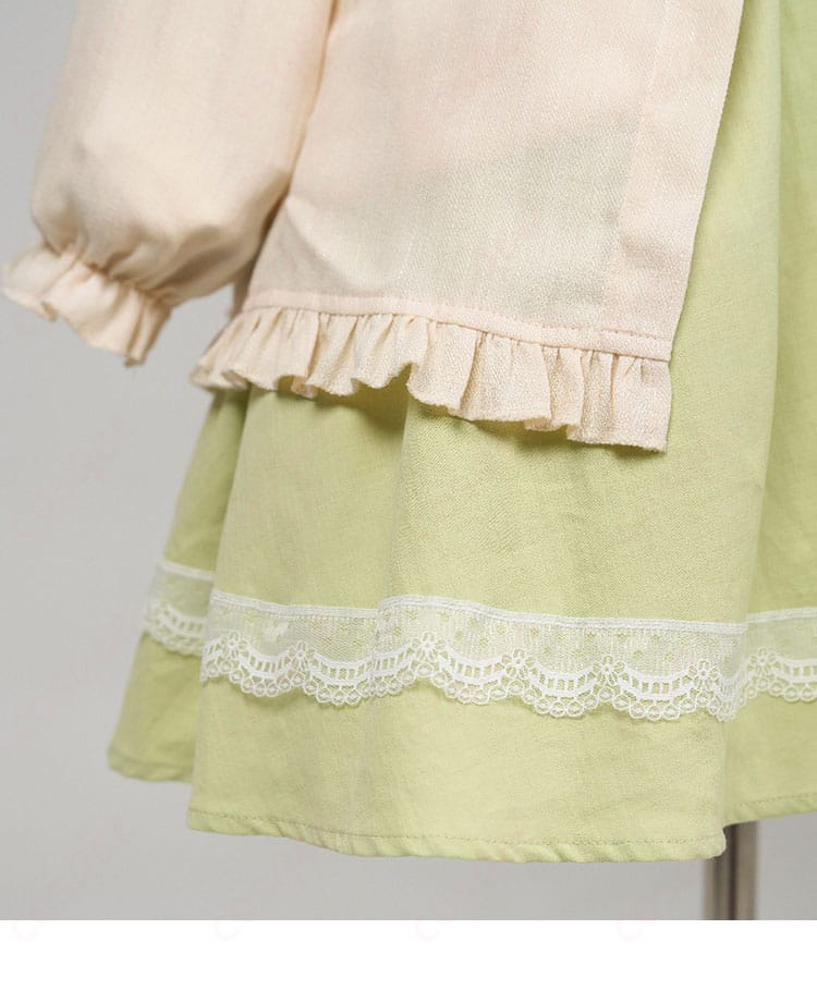 スカート裾の装飾ディテール（ヘムラインの仕上げと発色）