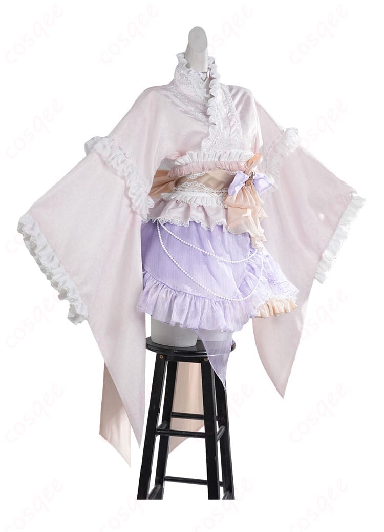 ホロライブ正月衣装コスプレの右側面シルエットと装飾