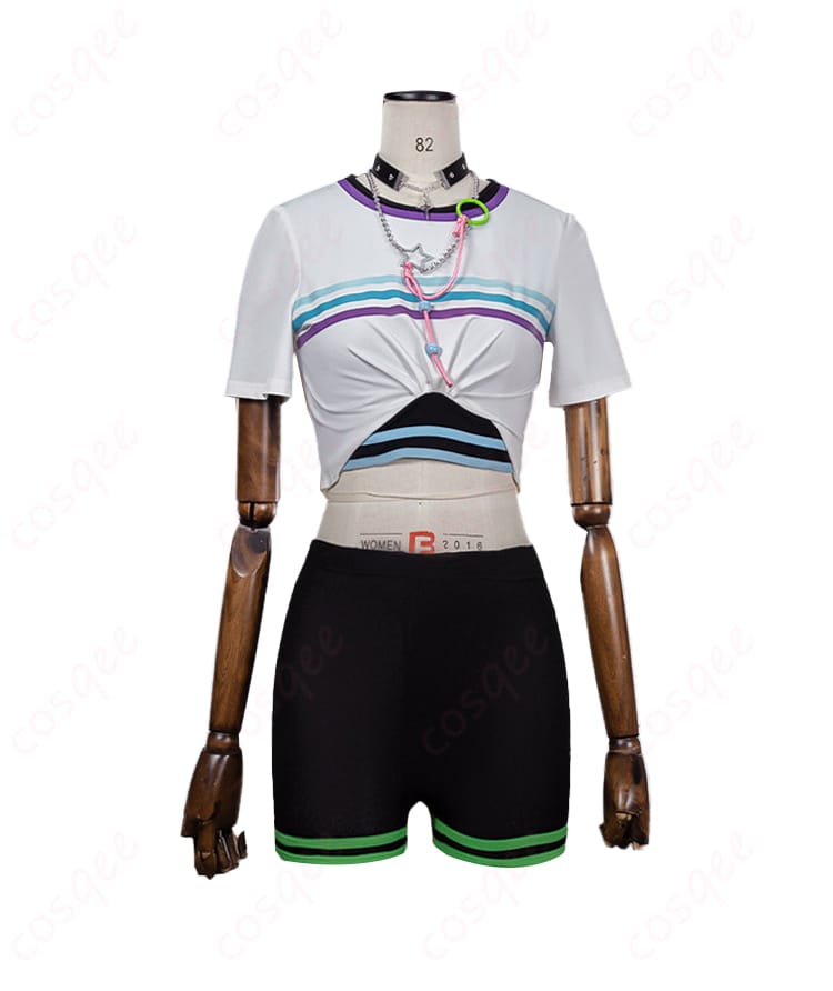 インナーの装飾ディテールと胸元の意匠が分かる接写