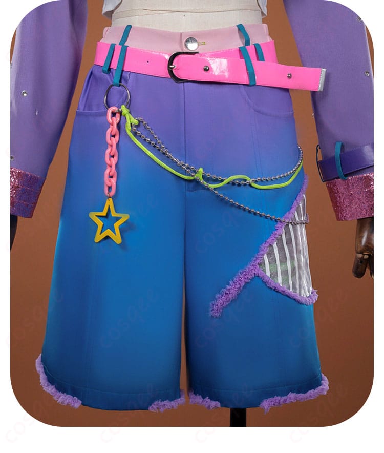 ショートパンツ正面の装飾と切り替えライン