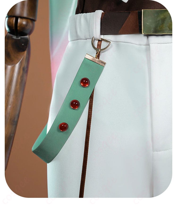 腰飾りとベルト金具のディテール、位置関係の確認