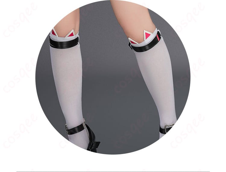 ソックスの柄や装飾ラインのアップ、足元の印象