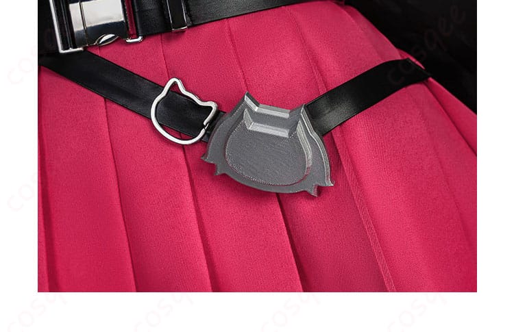 ウエスト周りのベルト・レッグリングなど腰部装飾の詳細