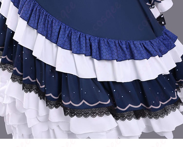 スカート装飾パーツの近接。ボリュームと発色の印象