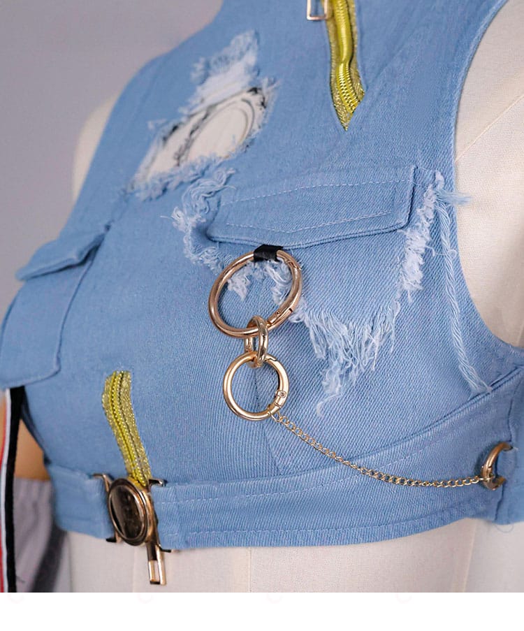 胸飾りモチーフと固定方法のアップ