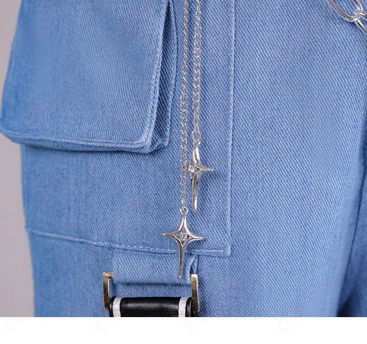 ウエストチェーンネックレスの取り回しと質感ディテール