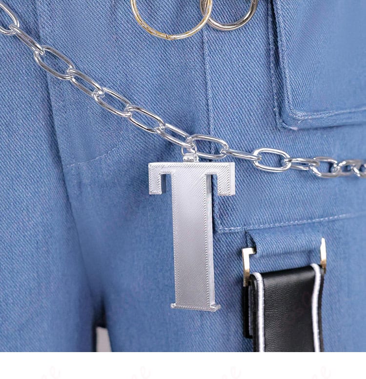 “T”レター意匠パーツの近接ディテール