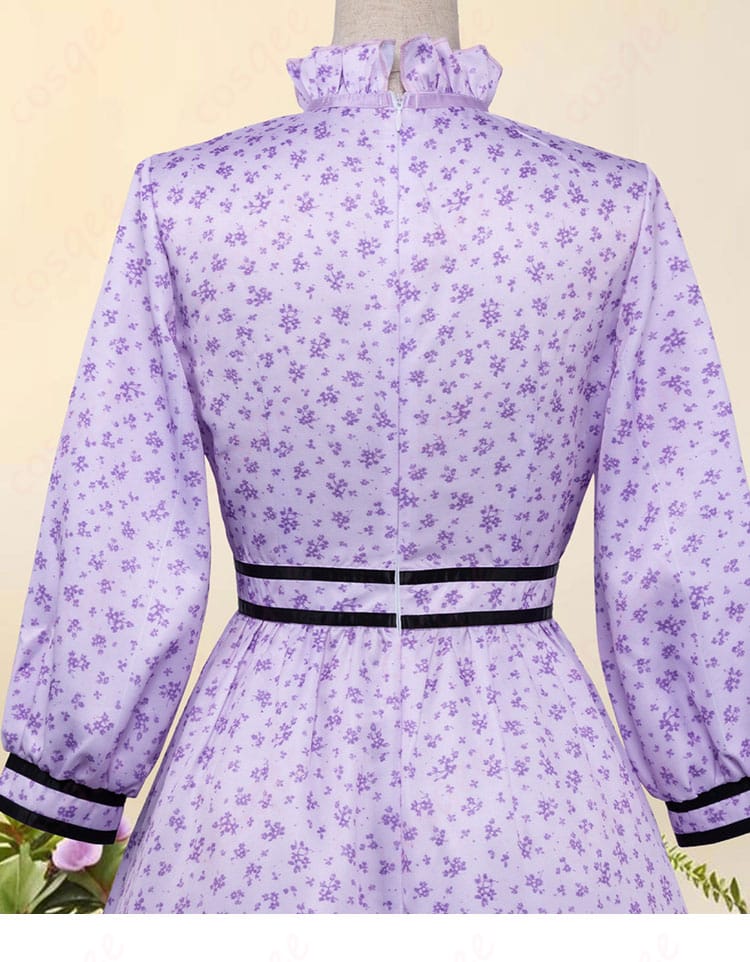 フェルン衣装の背面ディテール（縫い目・開閉仕様の近接）