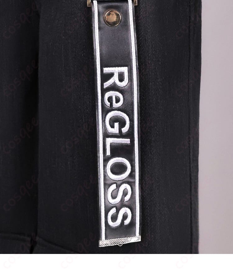 衣装に付属するハンギングチャームのディテール