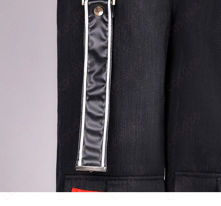 パンツに付属するアクセサリー各種のディテール