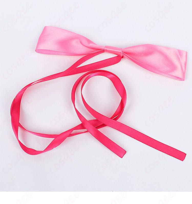 小林みくる私服コスプレ衣装の蝶ネクタイ装飾アップ