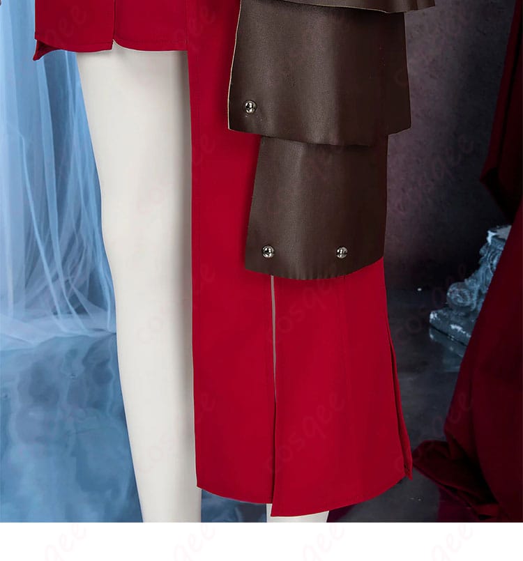 スカート裾飾りのクローズアップ（歩行時の揺れ感が出る設計）