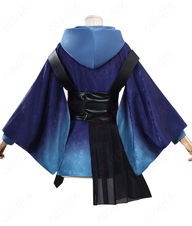 酒寄彩葉コスプレ衣装の背面デザイン（コートの後ろ姿とフィット感）