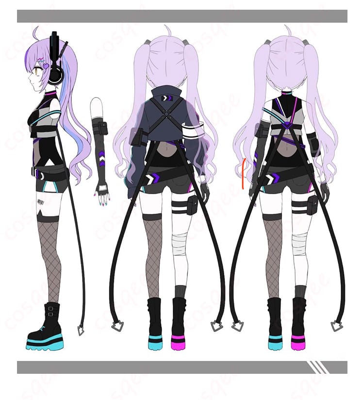 紫宮るな 第3衣装コスプレの背面ディテール。背飾りとベルト配置、コートの後ろ姿とハイコントラスト配色の質感を確認できる画像。