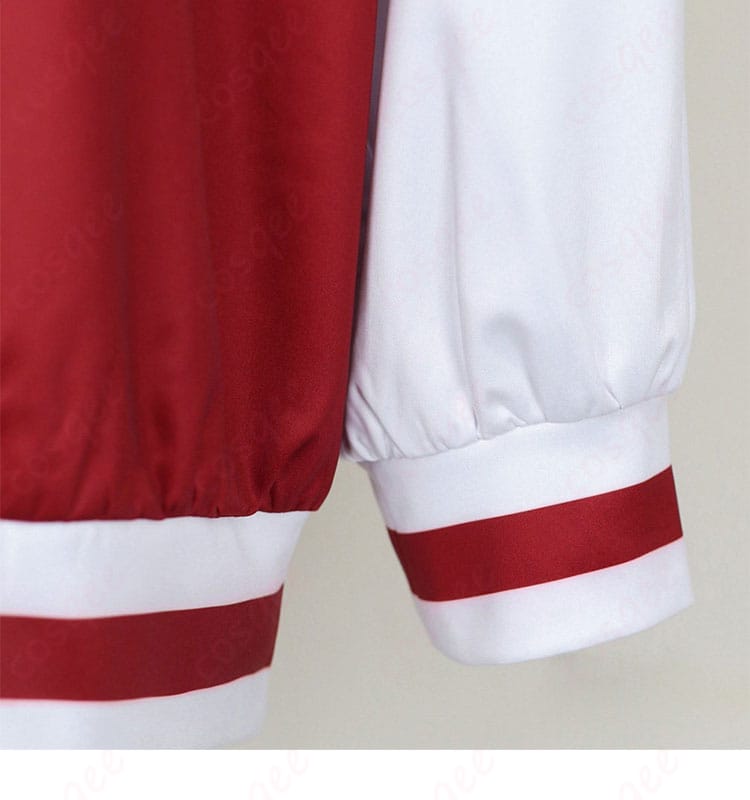 明導アキナ コスプレ衣装の袖口ディテール（パイピングとカフの形状）