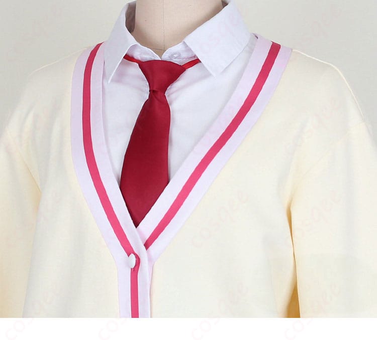 大倉メグミ 制服コスプレのネクタイと襟元装飾のアップ