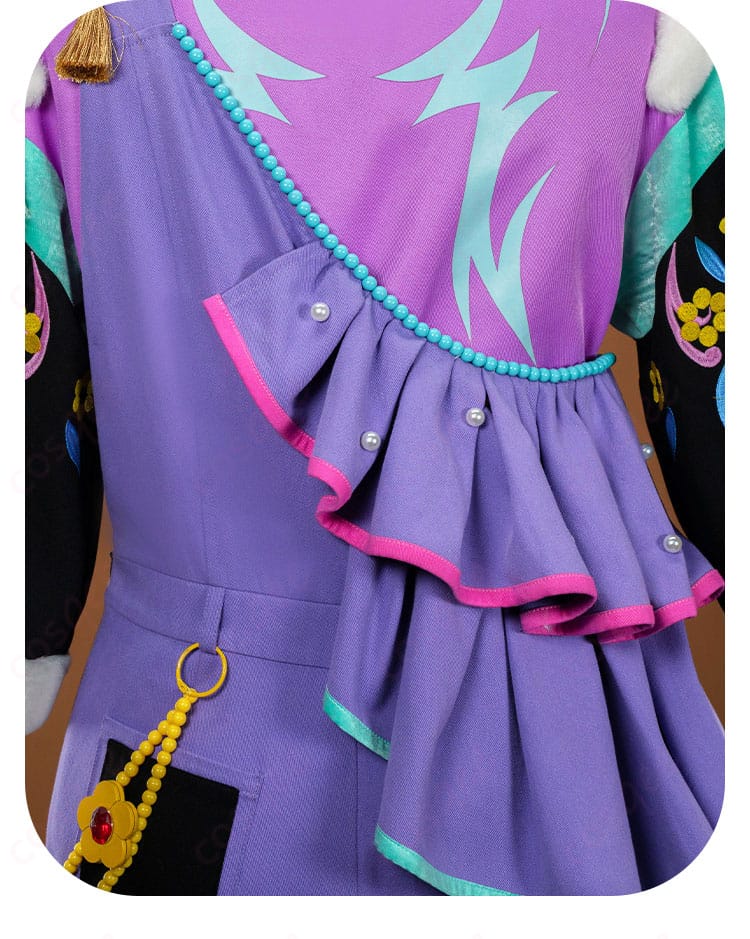 背面装飾ディテール（ベルト風パーツと配色切替）