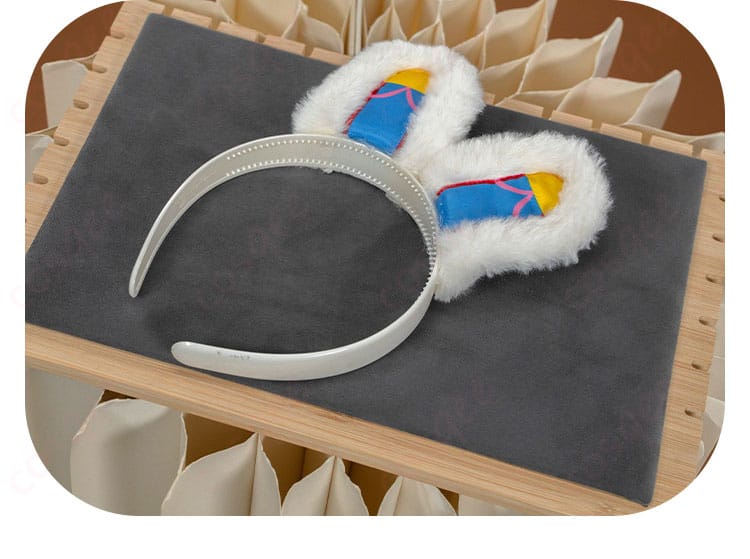 ヘッドアクセサリー（耳パーツ）の質感と固定方法