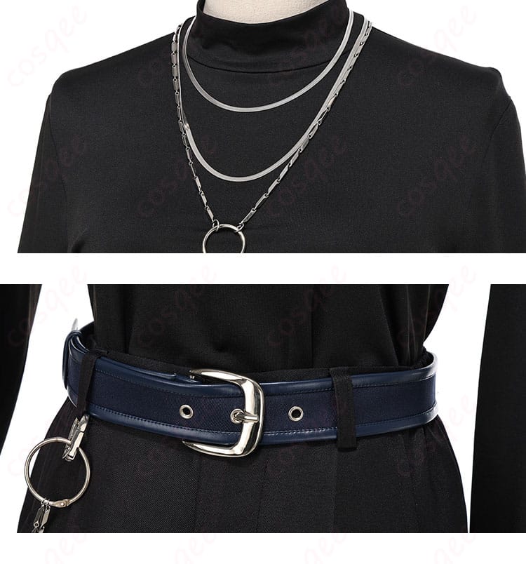 ネックレスと腰チェーンの組み合わせディテール