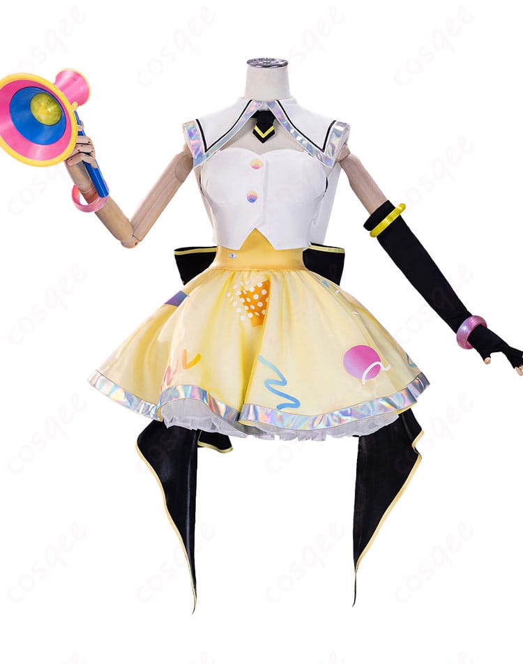 トップス正面の装飾ディテール（ボタン・つけ襟・スカーフ）クローズアップ