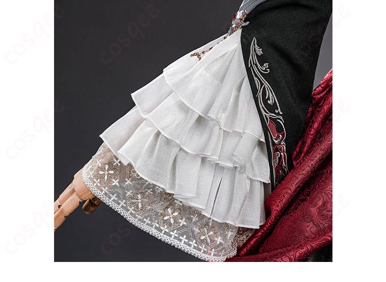 袖口のカフスと装飾パーツのクローズアップ