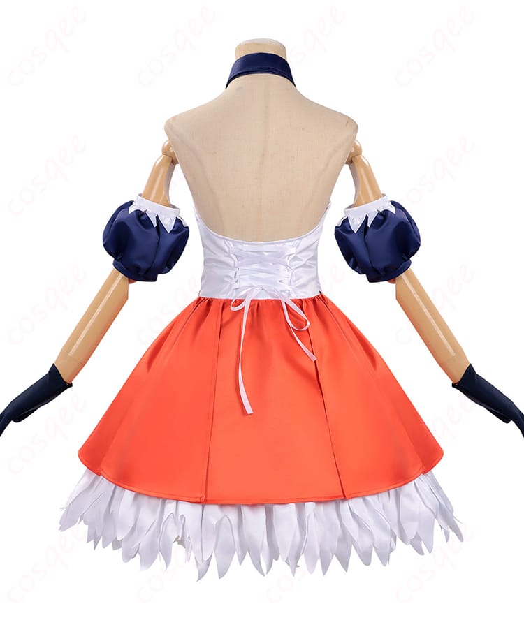 アルヴィト衣装の背面全体像（背面ラインと装飾配置）