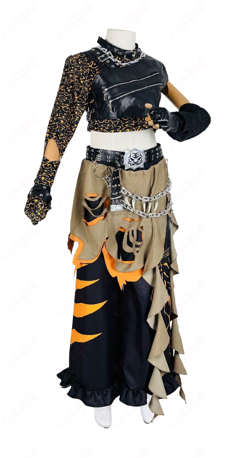 ネックレス・腰チェーン・ベルト金具の装飾ディテール接写