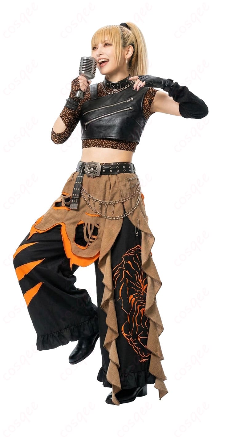 モデル着用のホロライブ ステージ衣装コスプレ 全身コーデ写真