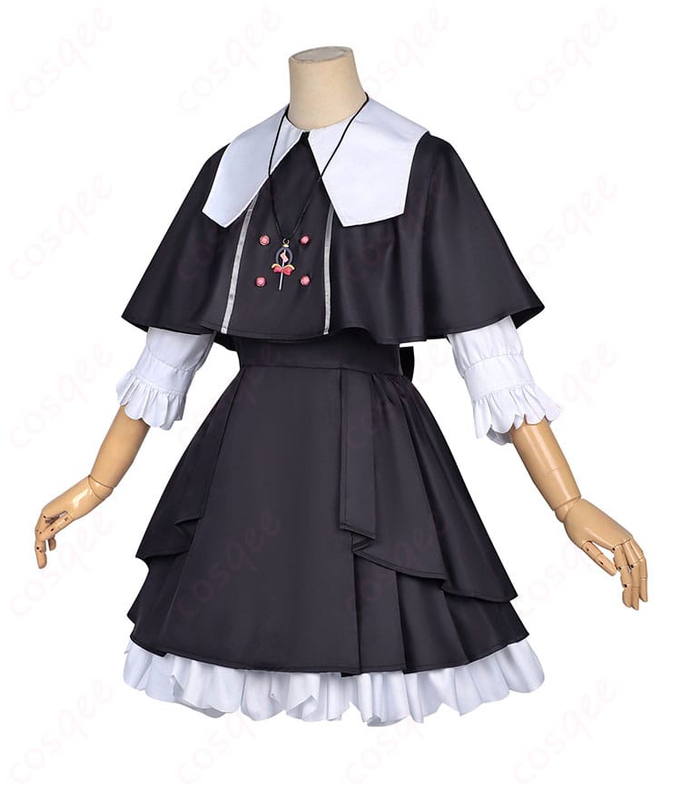 森亜るるか 私服ワンピースの側面シルエットとケープの落ち感