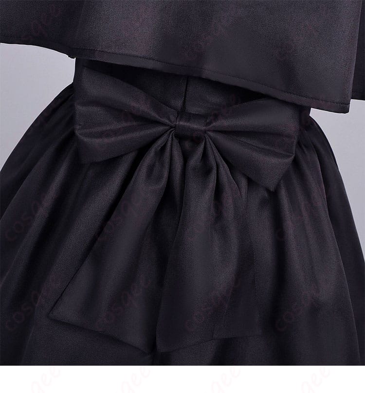 森亜るるか 私服コスプレ 背面の大きなリボン装飾ディテール