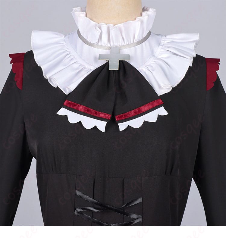 衣襟の装飾ディテールと配色の近接写真