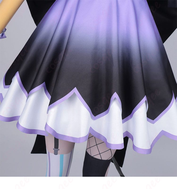 スカート裾のフリル・トリミング装飾の近接ディテール