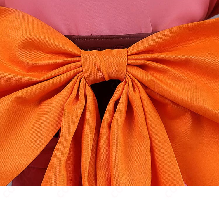 背面の蝶結びディテール。結び目の立体感とボリューム感を強調したクローズアップ