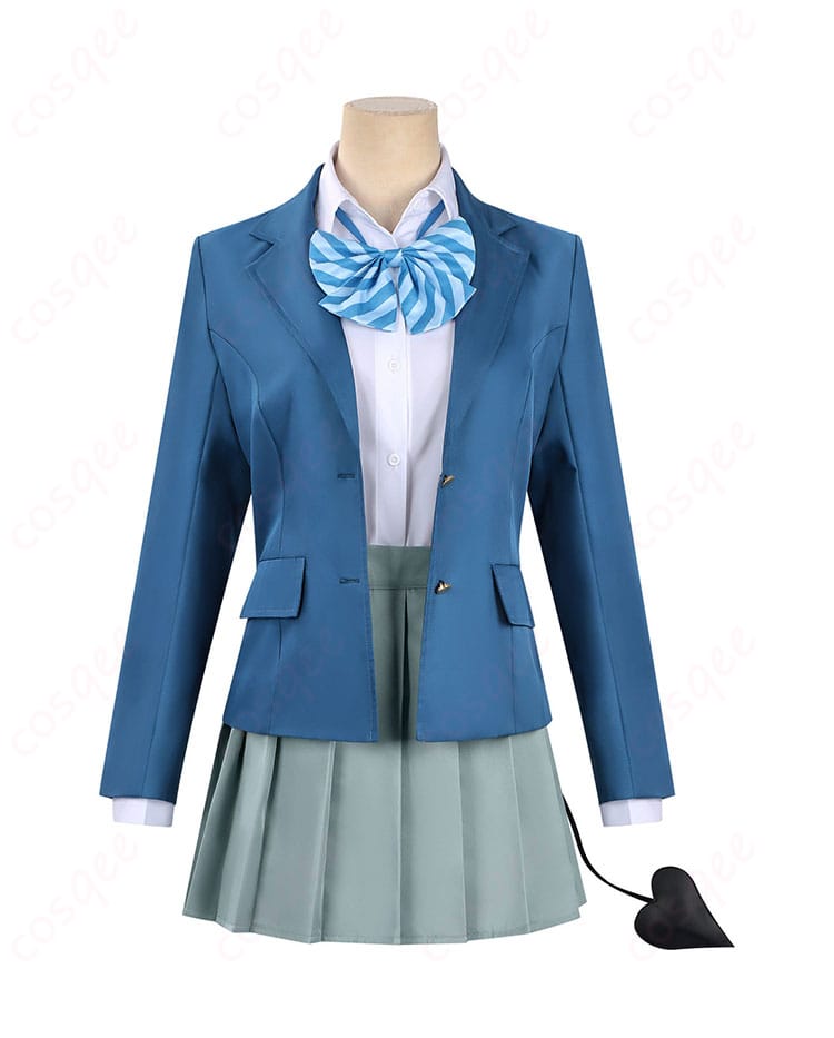 高潔カナン 学園制服コスプレの正面全体。コートとリボン、スカートのシルエットが確認できる