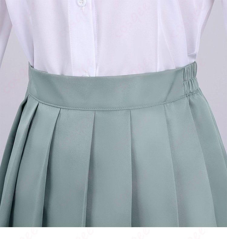 腰まわり装飾と尻尾固定位置のディテール。固定ベルトの仕様を示す拡大画像