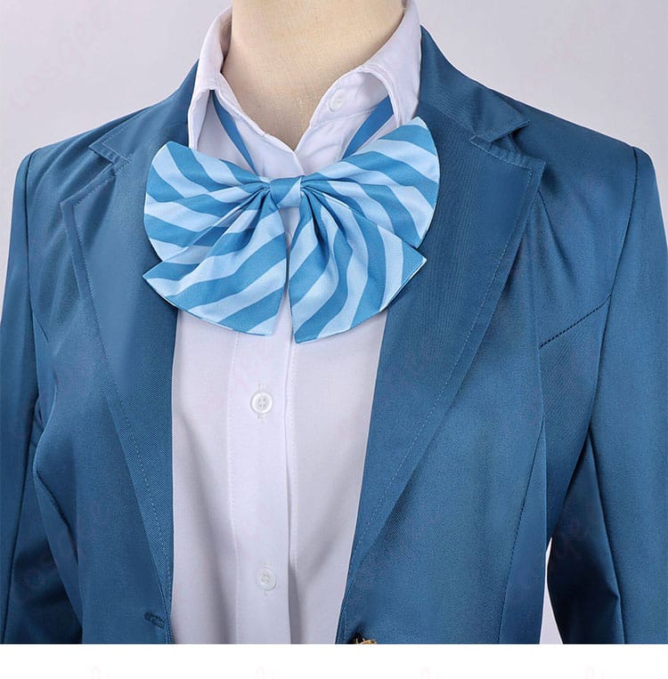 衣襟の装飾ディテール。襟元のラインとステッチの精度を強調した近接画像