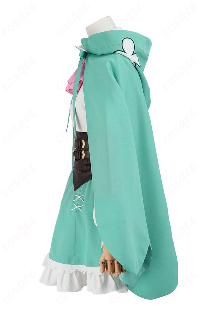 左袖のアップ。レース縁取りと配色切替、撮影で映える質感を示すディテール写真