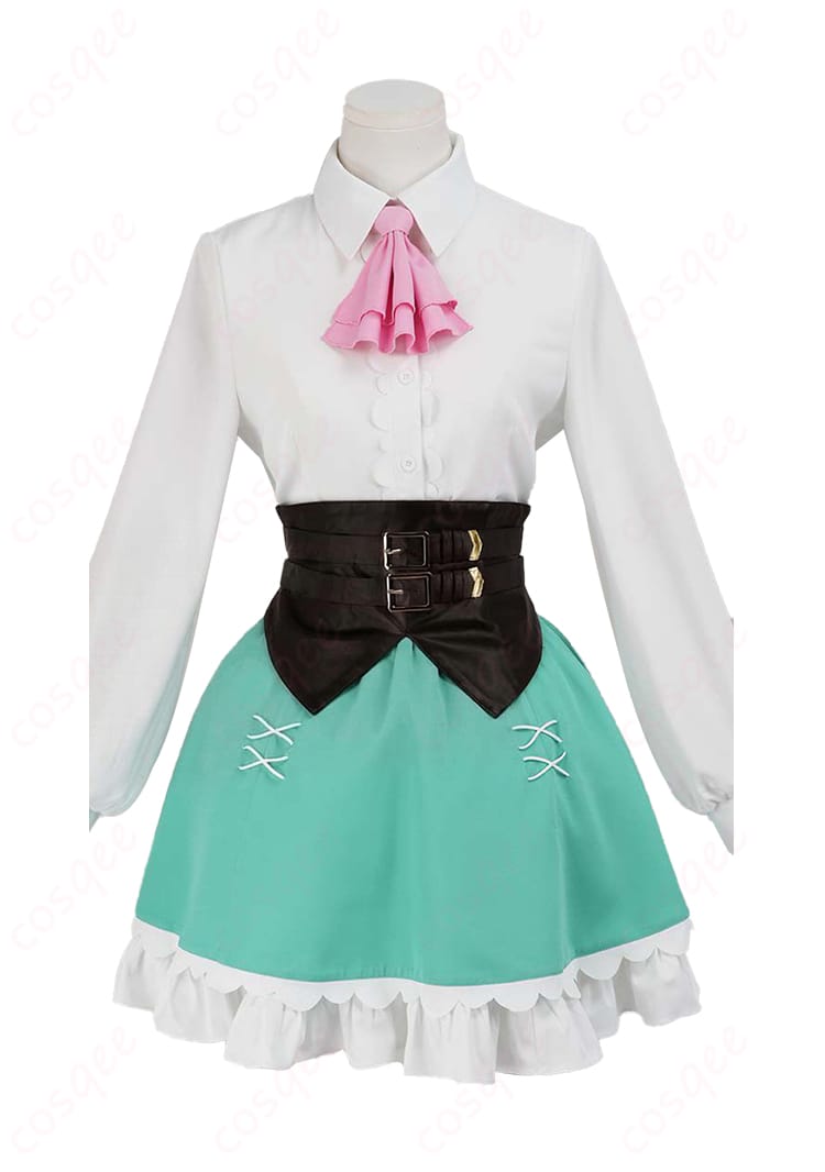 シャツとスカート正面の近接。コルセットベルトの締め位置とプリーツの立ち上がりが分かる写真