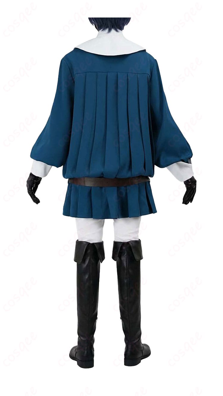 背面全体。背中のラインと裾の広がり、ベルトの後ろ側処理を示す。